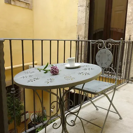 Bb Opera Dei Pupi 4* سيراكوزا